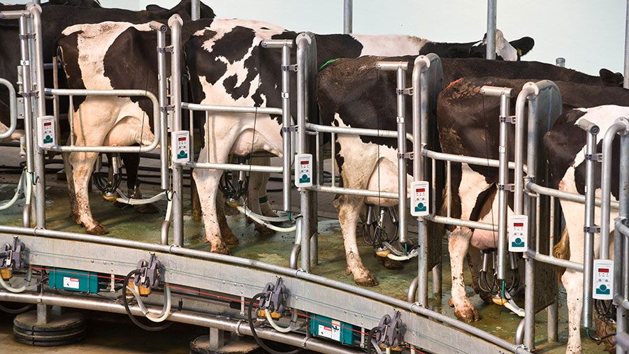 Farmgate milk prices expected to fall further during spring