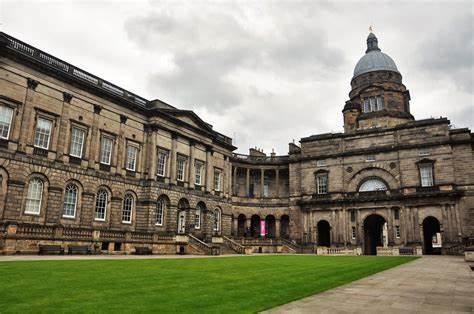 Animal-based food, such as dairy and honey, could be scrapped from Edinburgh University's menu by 2027