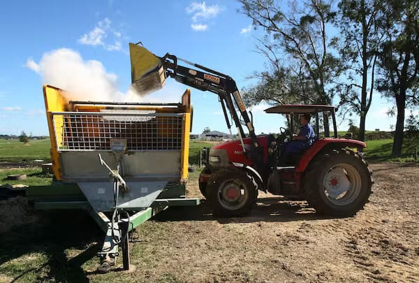 Why using more fertilizer and feed does not necessarily raise dairy farm profits but increases climate harm3