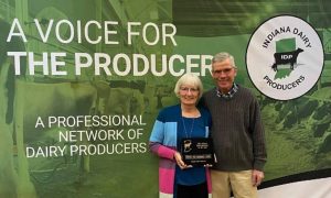 Indiana Dairy Producers presents awards