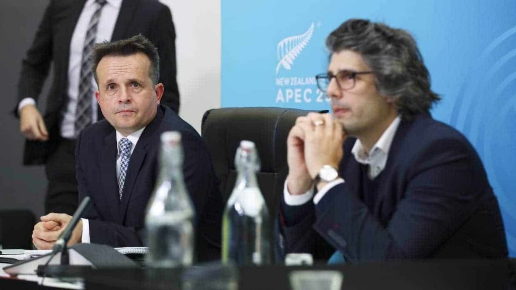 Vangelis Vitalis, left, during the Apec Informal Leaders' Retreat at the Majestic Centre two years ago.