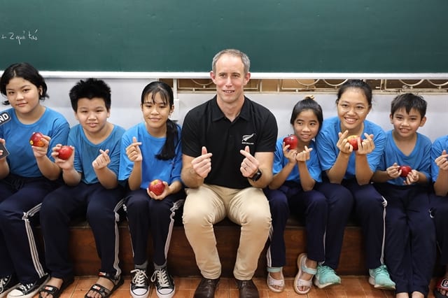 NZ companies donate fruit and milk to support vulnerable children in Việt Nam
