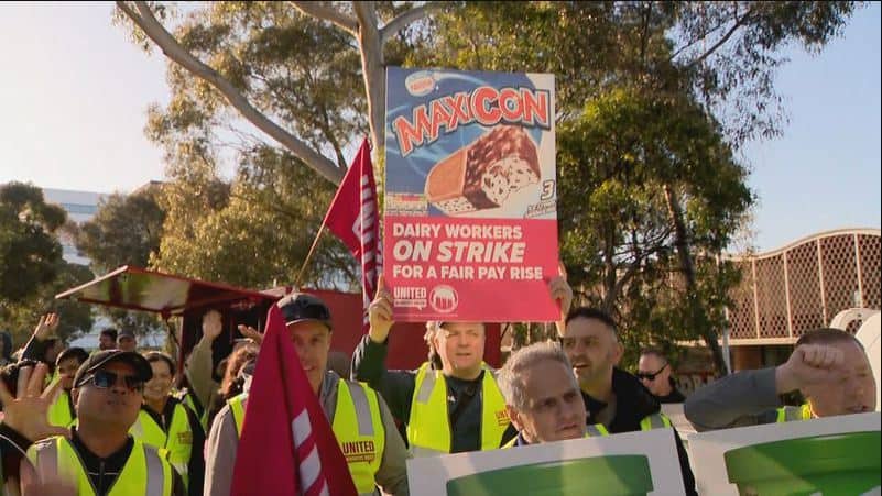 Dairy workers strike calling for better pay across Victoria