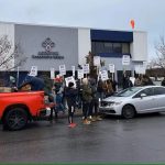 Agropur 250 employees on strike at the Saint-Laurent plant TVA News