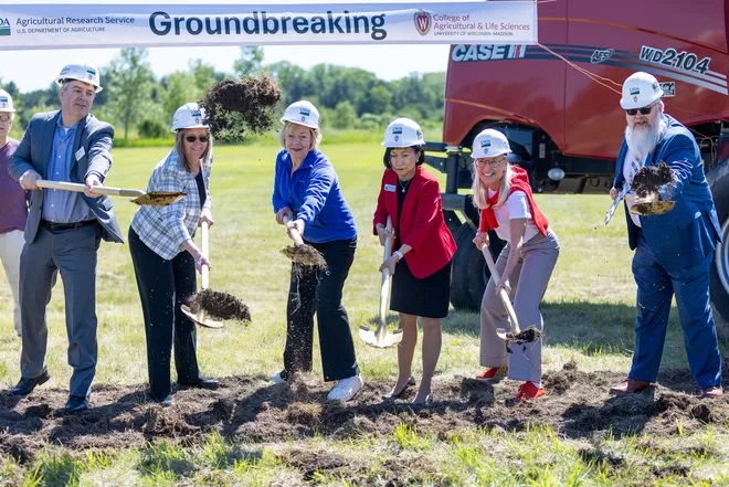 USDA, UW–Madison break ground on new dairy research facility in Prairie du Sac