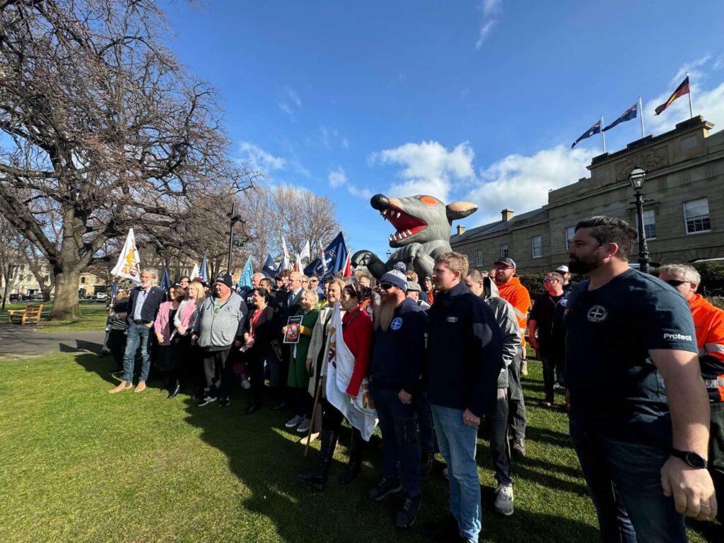 Nine-week strike Tasmanian politicians back striking Saputo workers in fight for pay parity. Labor backs Saputo workers in push for pay parity