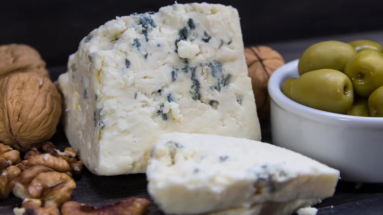 The Best Substitutes For Roquefort According To A Cheese Expert