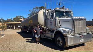 Water for livestock a concern as South Australia's dry conditions continue