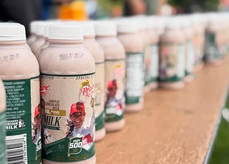 Marathon runners refuel with milk