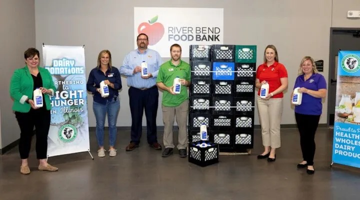 Power of Dairy Illinois Farmers Donate 24,000 Pounds of Milk to Combat Food Insecurity