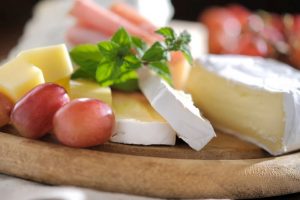 Cheese Market Shakes Up Futures Dip, Spot Prices Rise